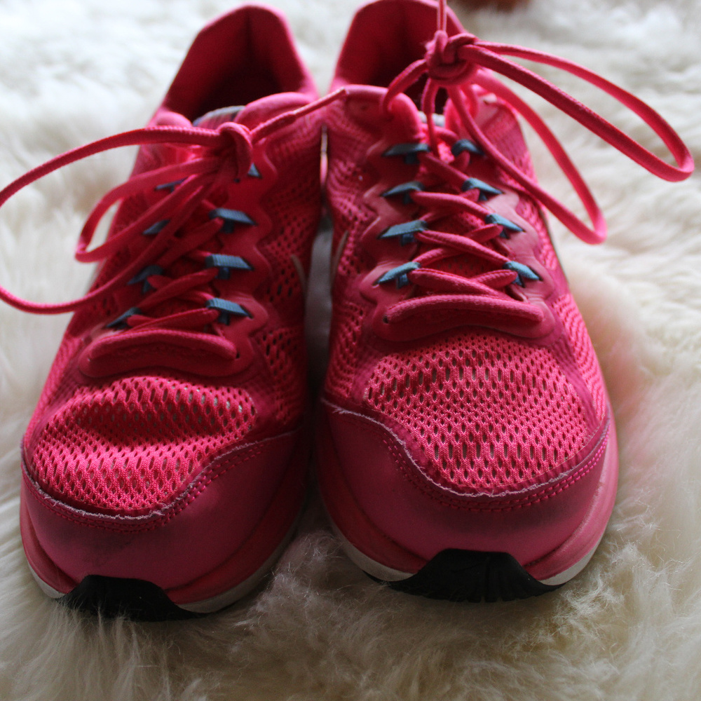 Pink Nikes - Picture 3 of 5
